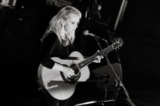 Image for MARY CHAPIN CARPENTER PLUS SPECIAL GUESTS LAURA CORTESE & THE DANCE CARDS